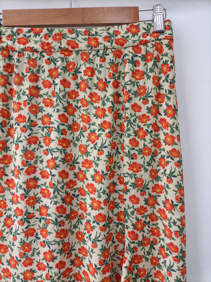 PULL&BEAR. Falda beige flores T.m