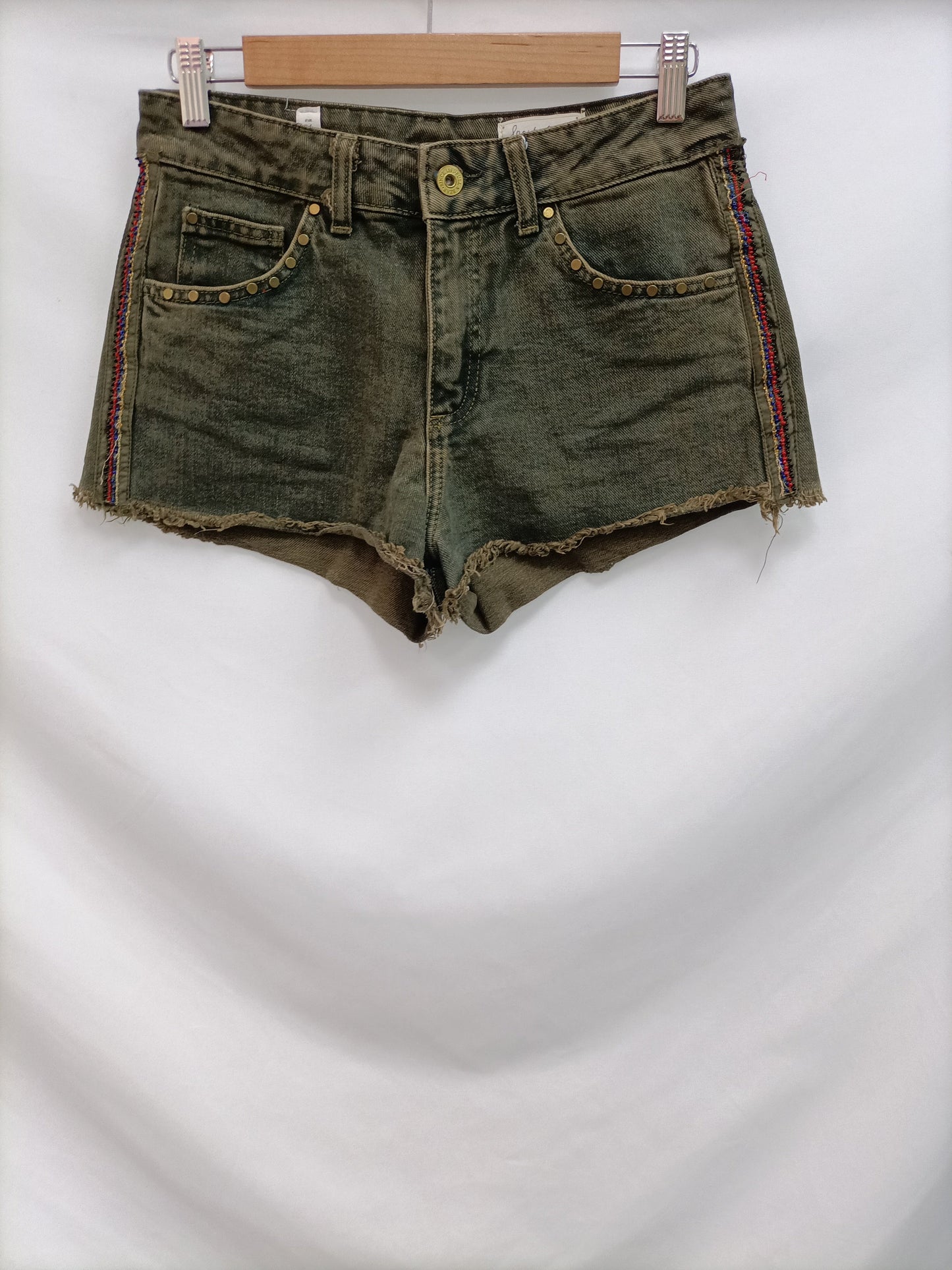 PULL&amp;BEAR. Green shorts size 38