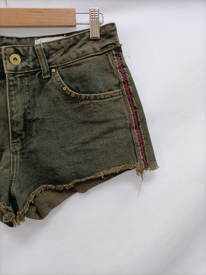 PULL&amp;BEAR. Green shorts size 38