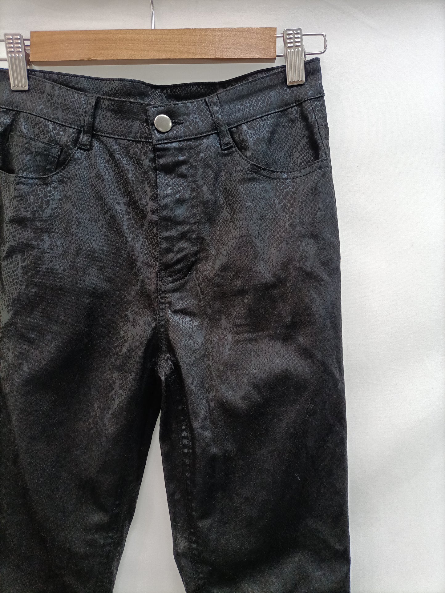 CALZEDONIA. Pantalón negro serpiente T.s