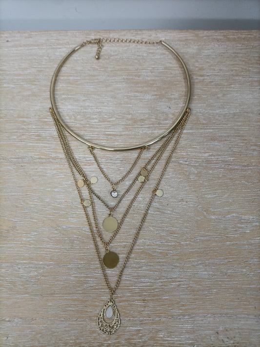 OTRAS. Gargantilla dorada