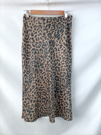 ASOS. Falda midi animal print T.36