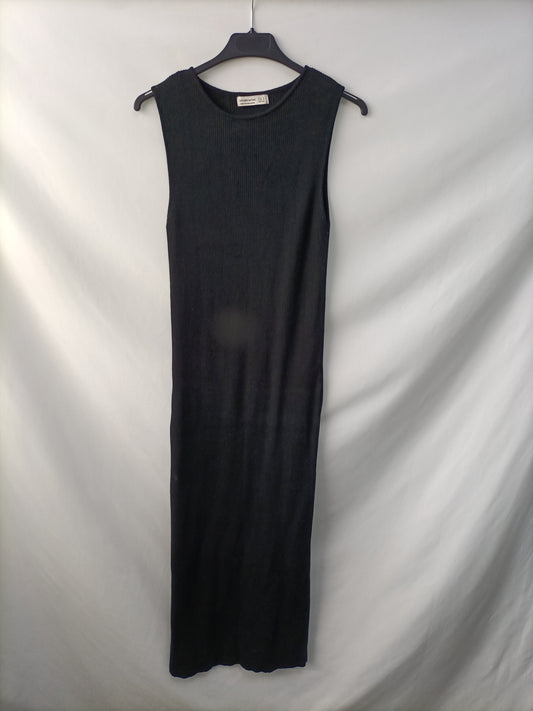 STRADIVARIUS. Vestido negro canalé T.s