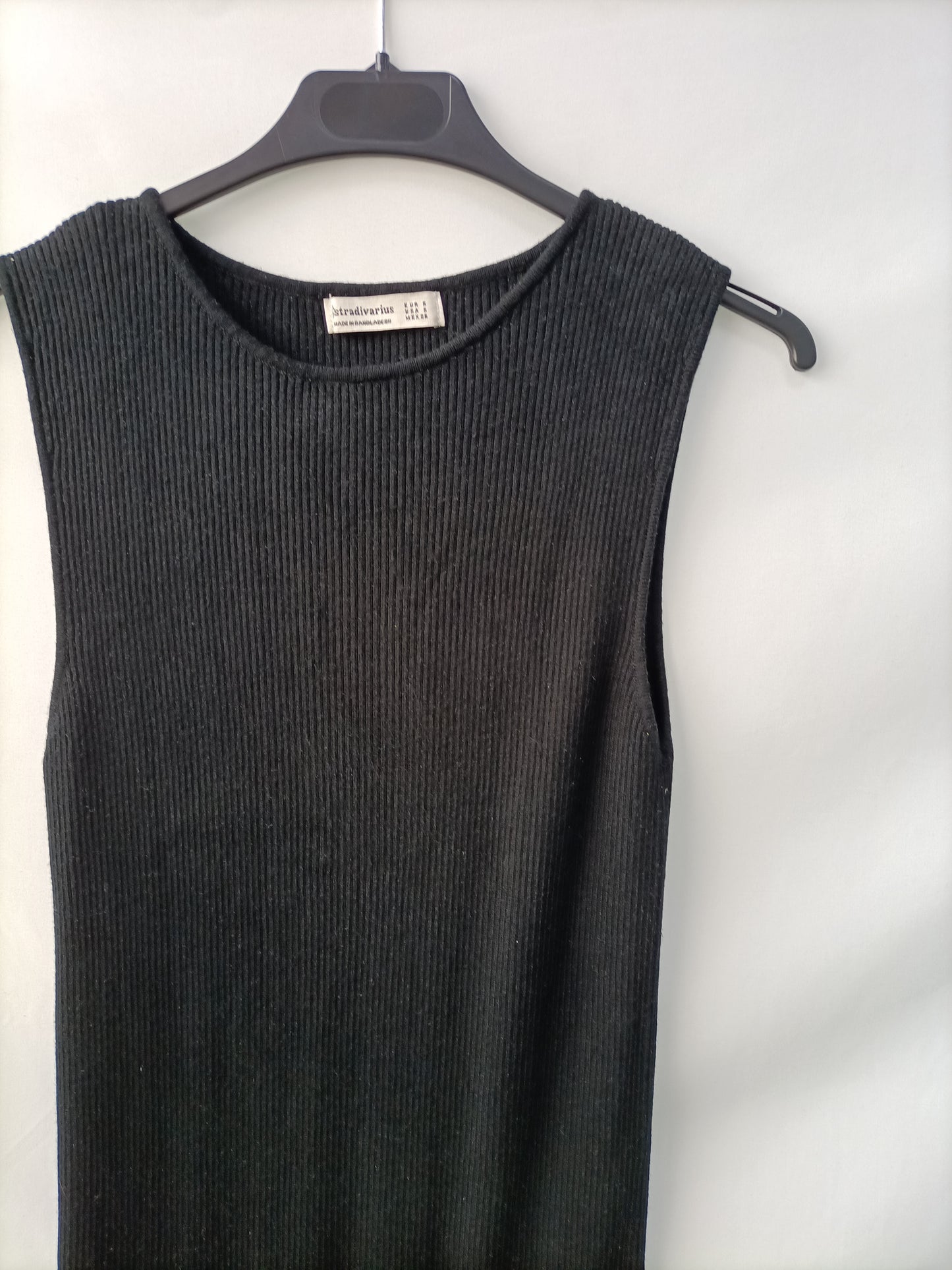 STRADIVARIUS. Black Ribbed Ts Dress
