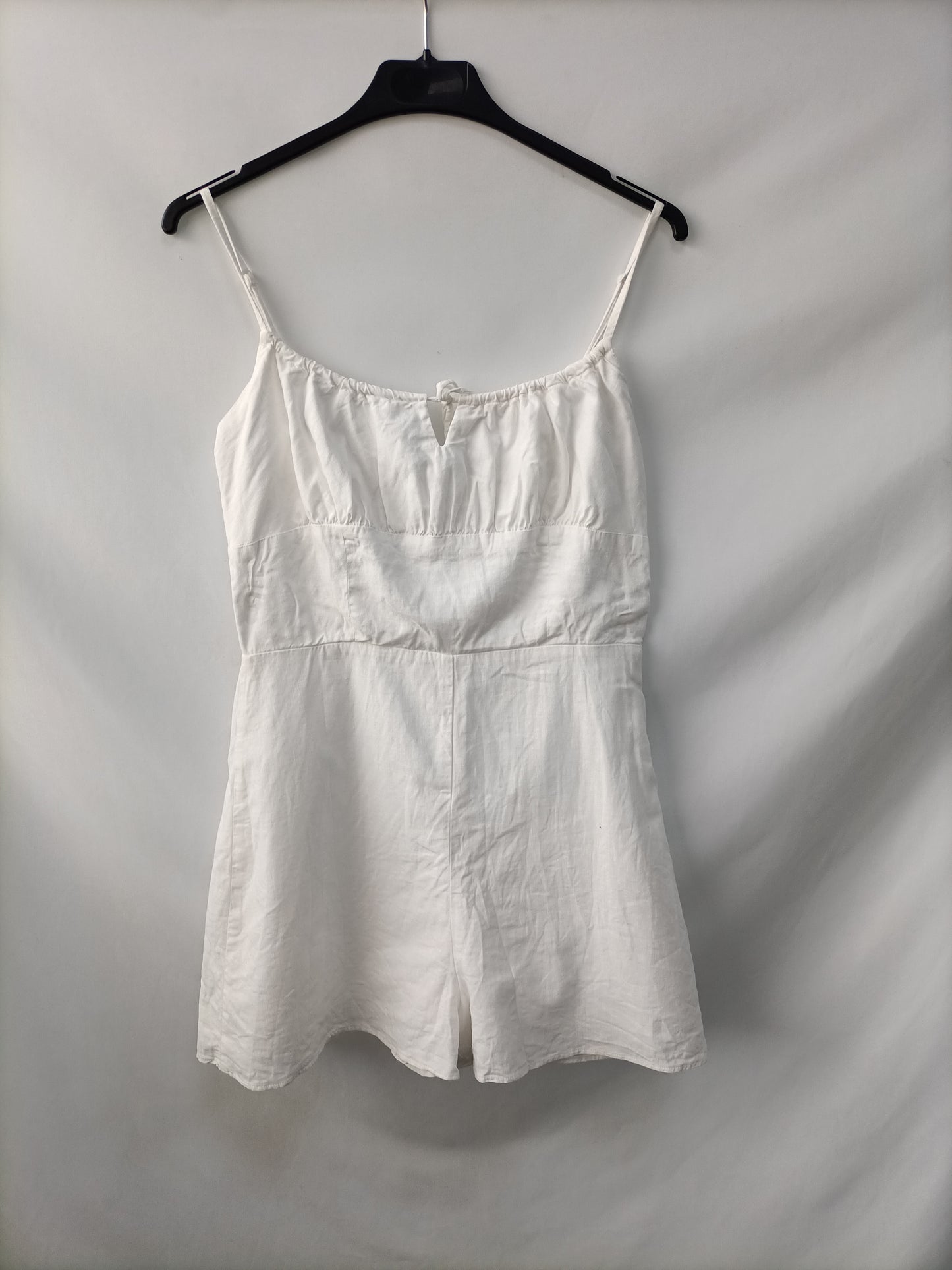 BERSHKA. Mono corto blanco T.m