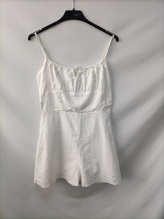 BERSHKA. Mono corto blanco T.m