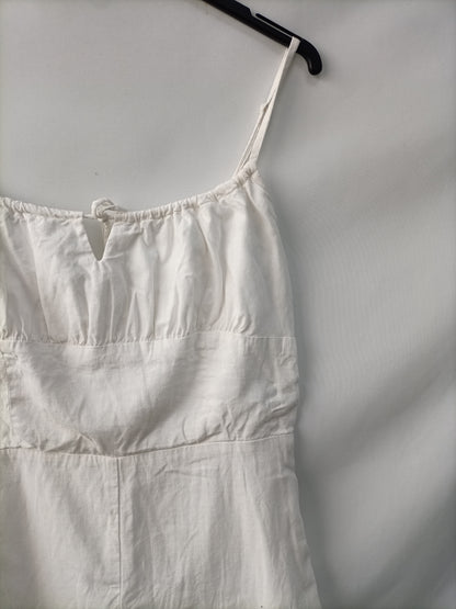 BERSHKA. Mono corto blanco T.m