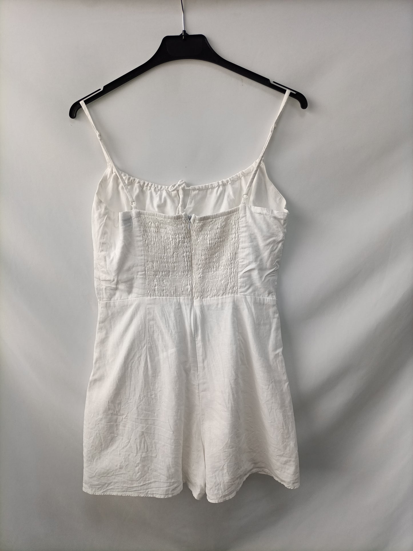 BERSHKA. Mono corto blanco T.m