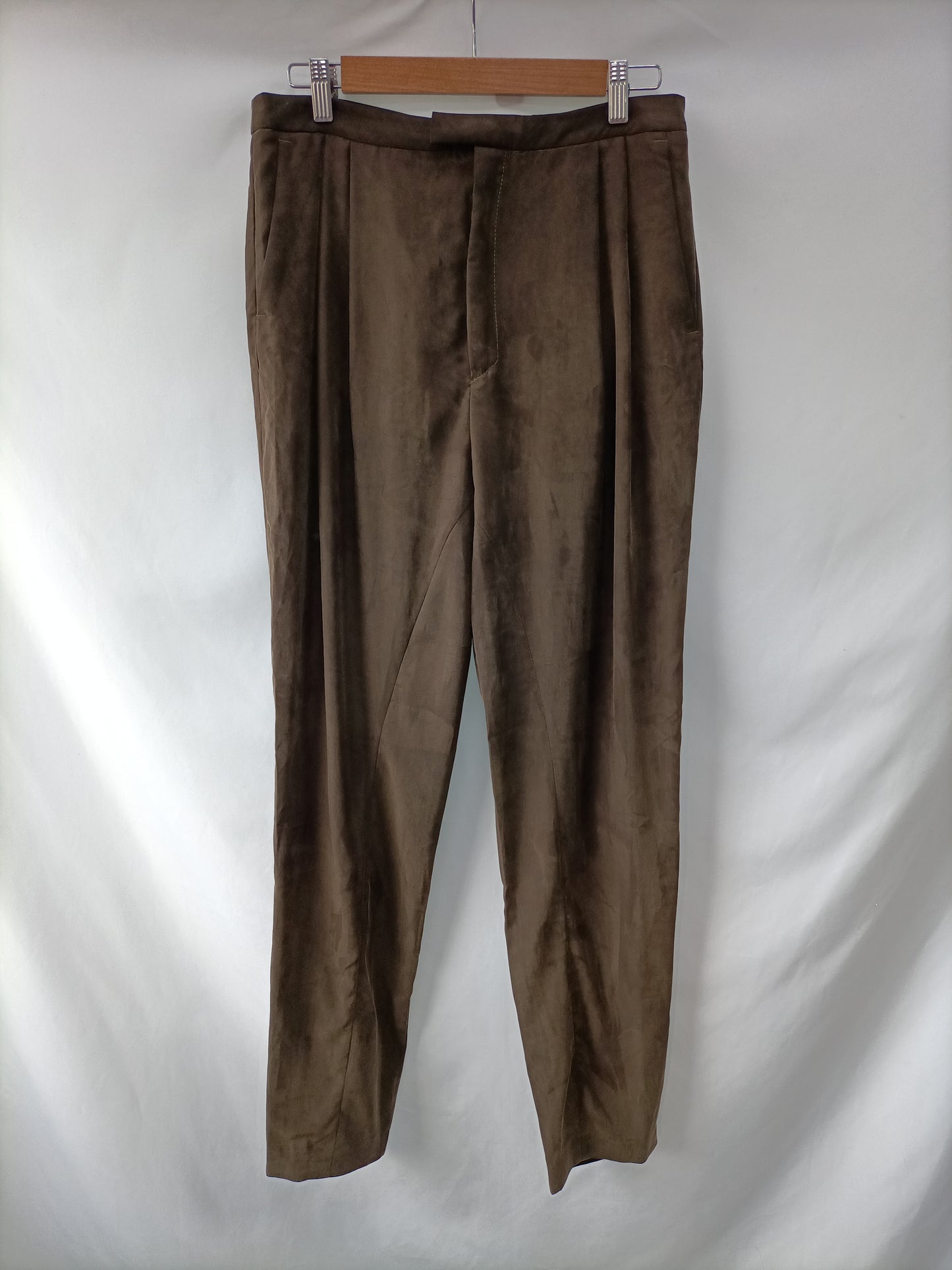 ZARA. Brown pleated trousers. Tm