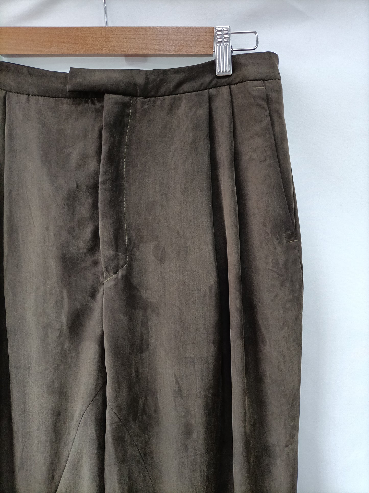 ZARA. Brown pleated trousers. Tm