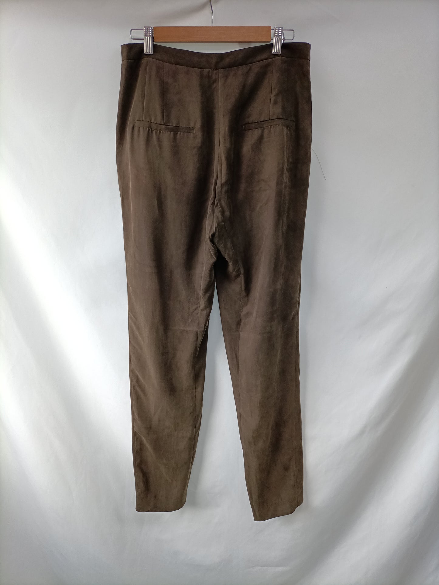 ZARA. Brown pleated trousers. Tm