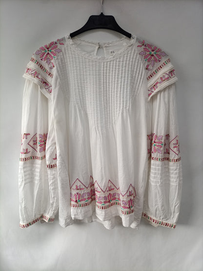SFERA. Tm embroidered white blouse