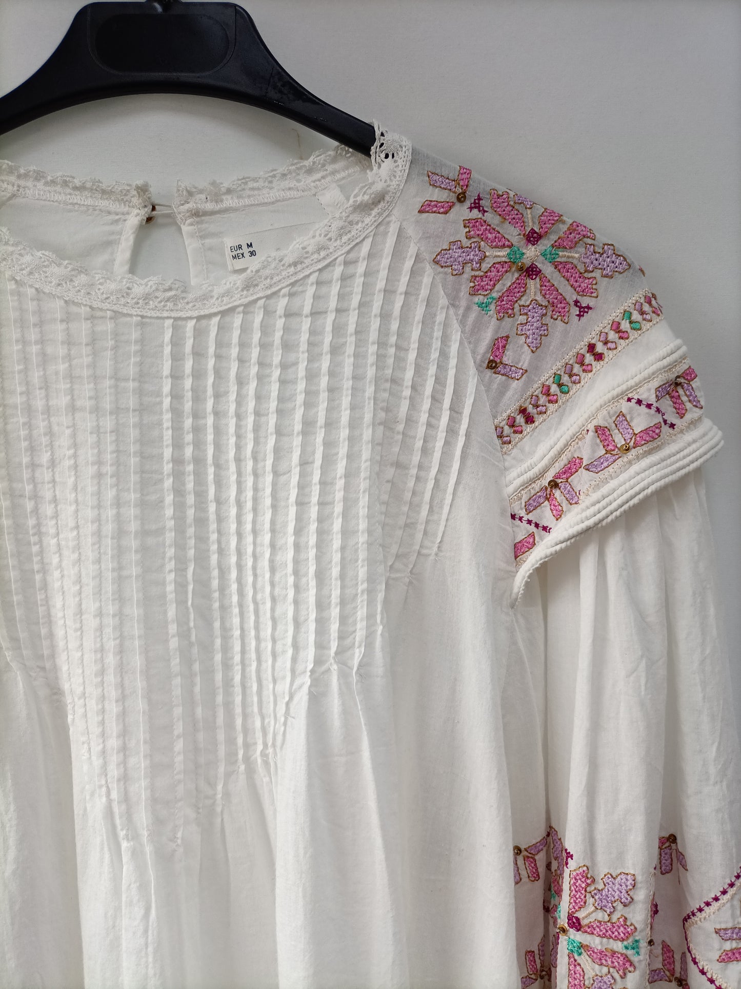 SFERA. Tm embroidered white blouse