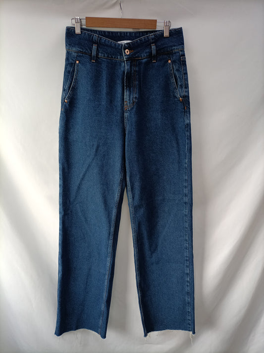 ZARA. Pantalón denim T.38