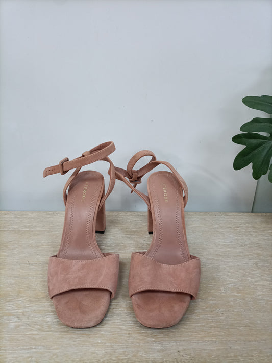 UTERQÜE. Sandalia rosa piel T.37 (TARA)