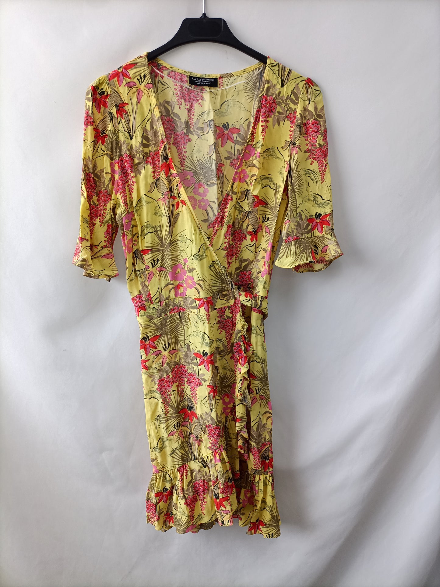 ZARA.Vestido cruzado amarillo t.S