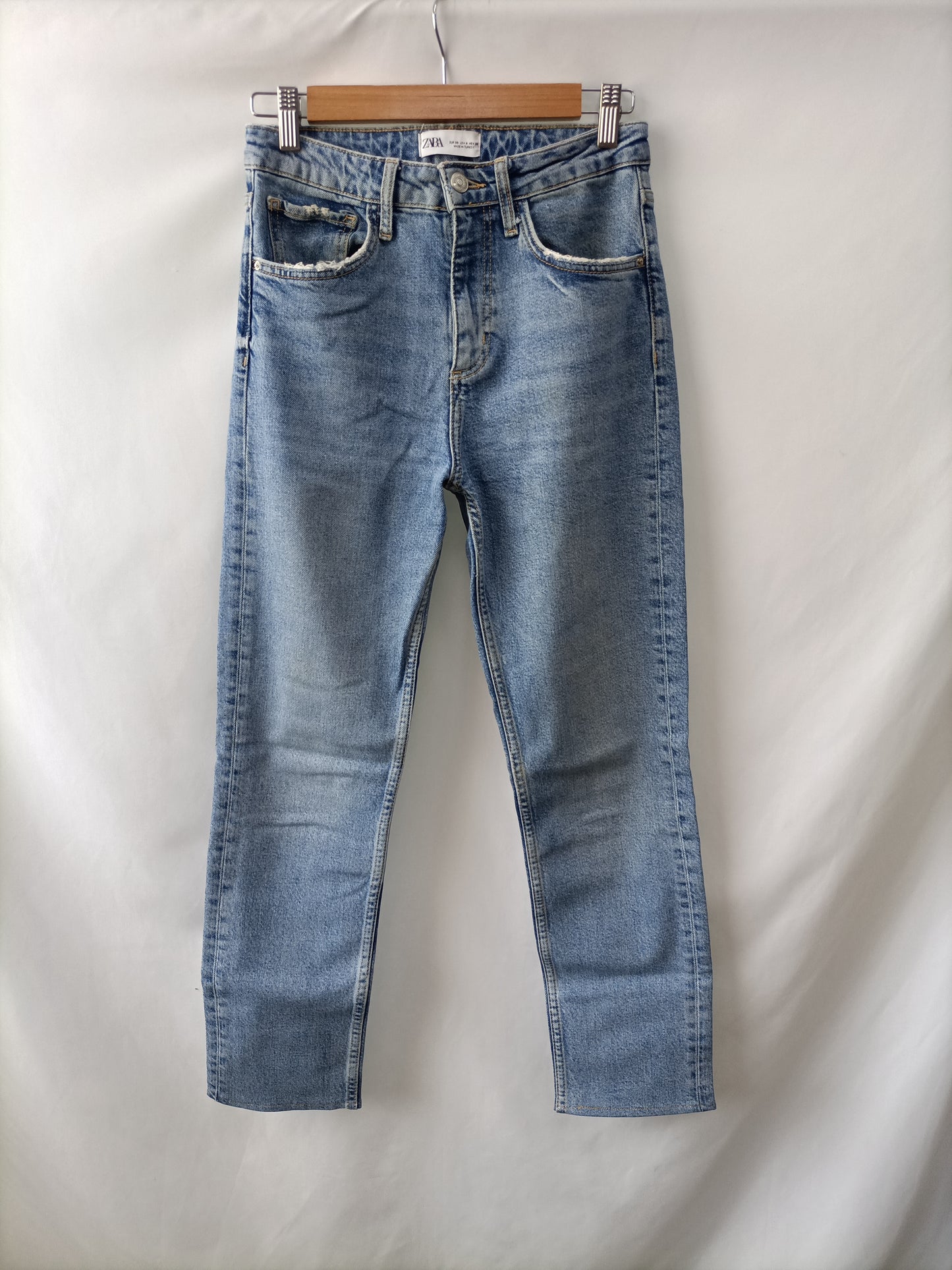 ZARA.Pantalones rectos T.36