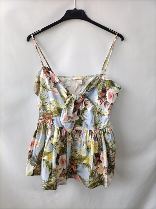 H&amp;M. Printed strappy top size 38