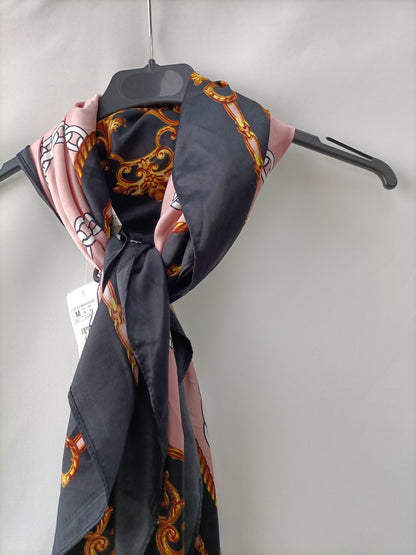 STRADIVARIUS.Pañuelo estampado cadenas