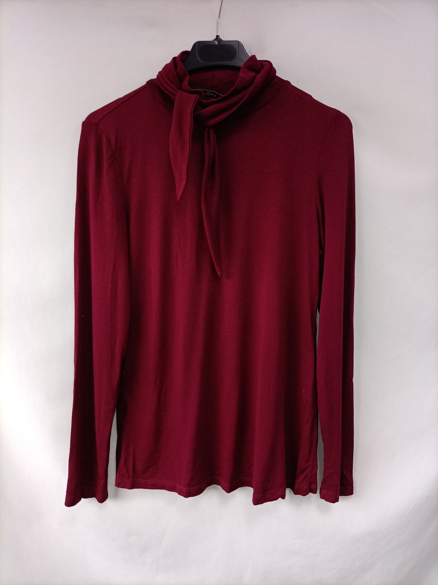 MANGO. Camiseta burdeos lazada T.s