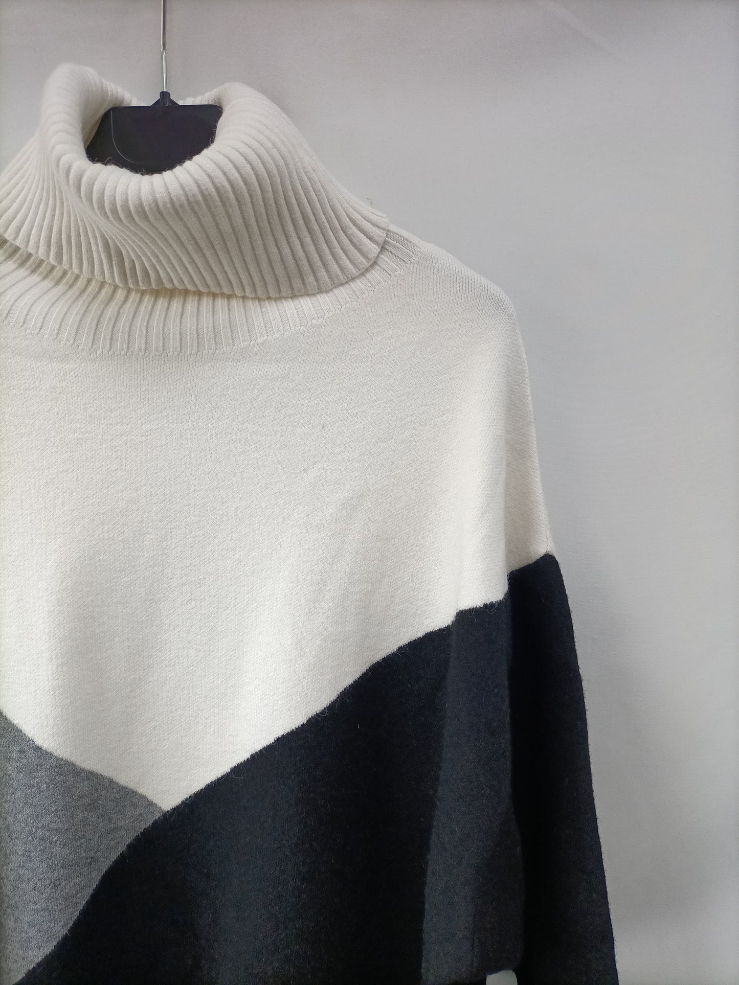 MANGO. Jersey tricolor T.xs