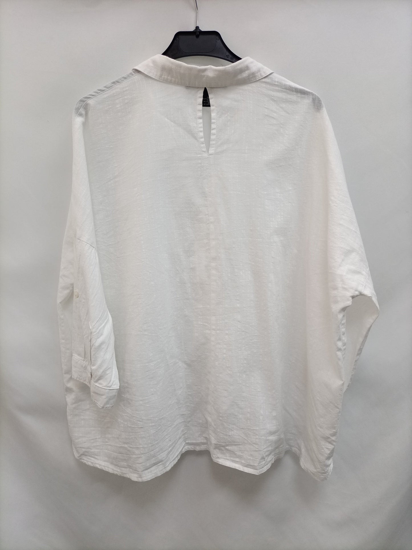 FOREVER21.Blusa blanca manga corta T.s
