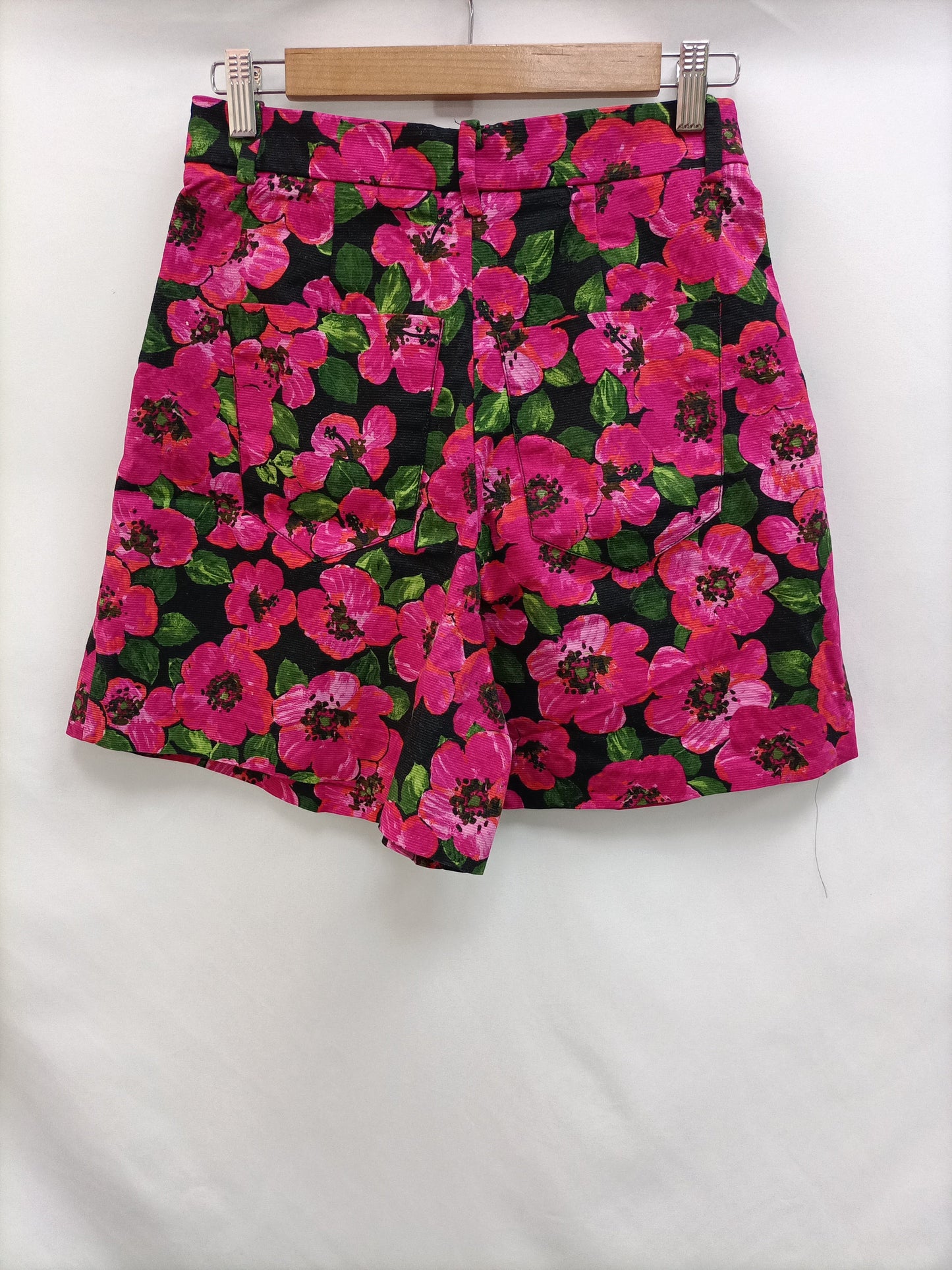 ZARA.Shorts arreglados flores T.36
