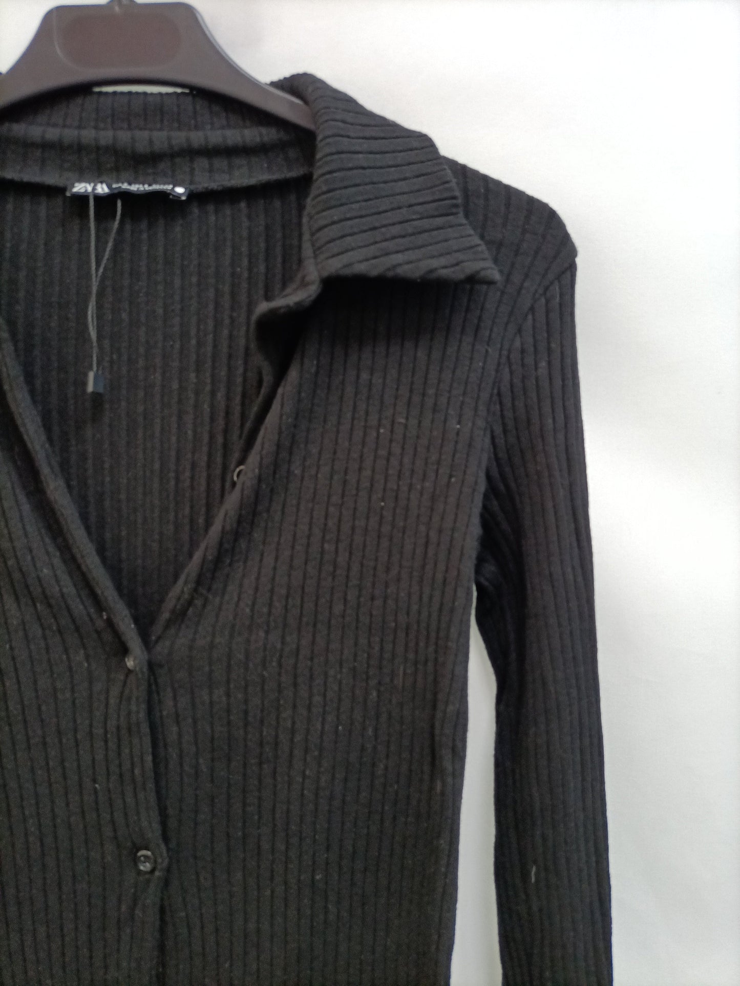 ZARA.Camiseta punto canalé negro T.s