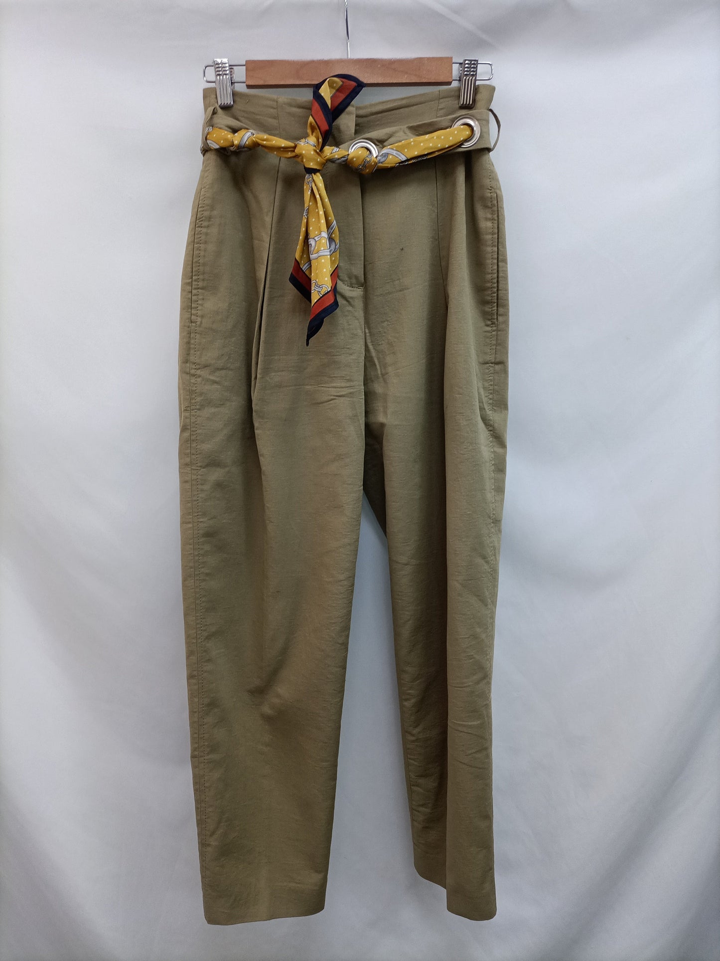 MANGO.Pantalones pinza cintura alta lazada T.36