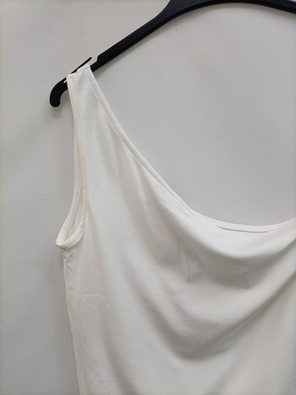 STRADIVARIUS.Top elástico blanco asimétrico T.m
