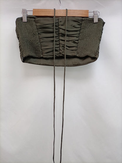 ZARA.Croptop verde T.s