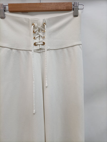 ZARA.Pantalones blancos punto T.s