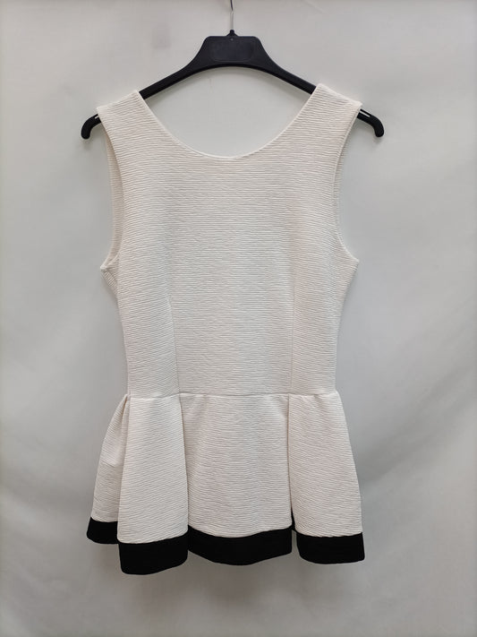 OTRAS.Top blanco volante TU(M)