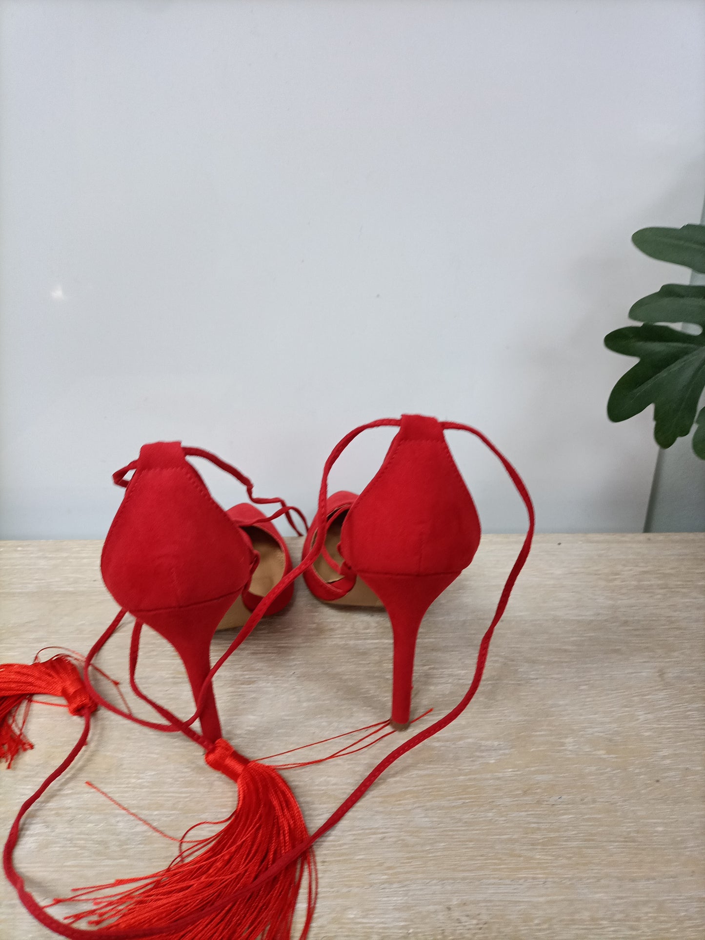 MARYPAZ.Tacones rojos cuerdas T.37