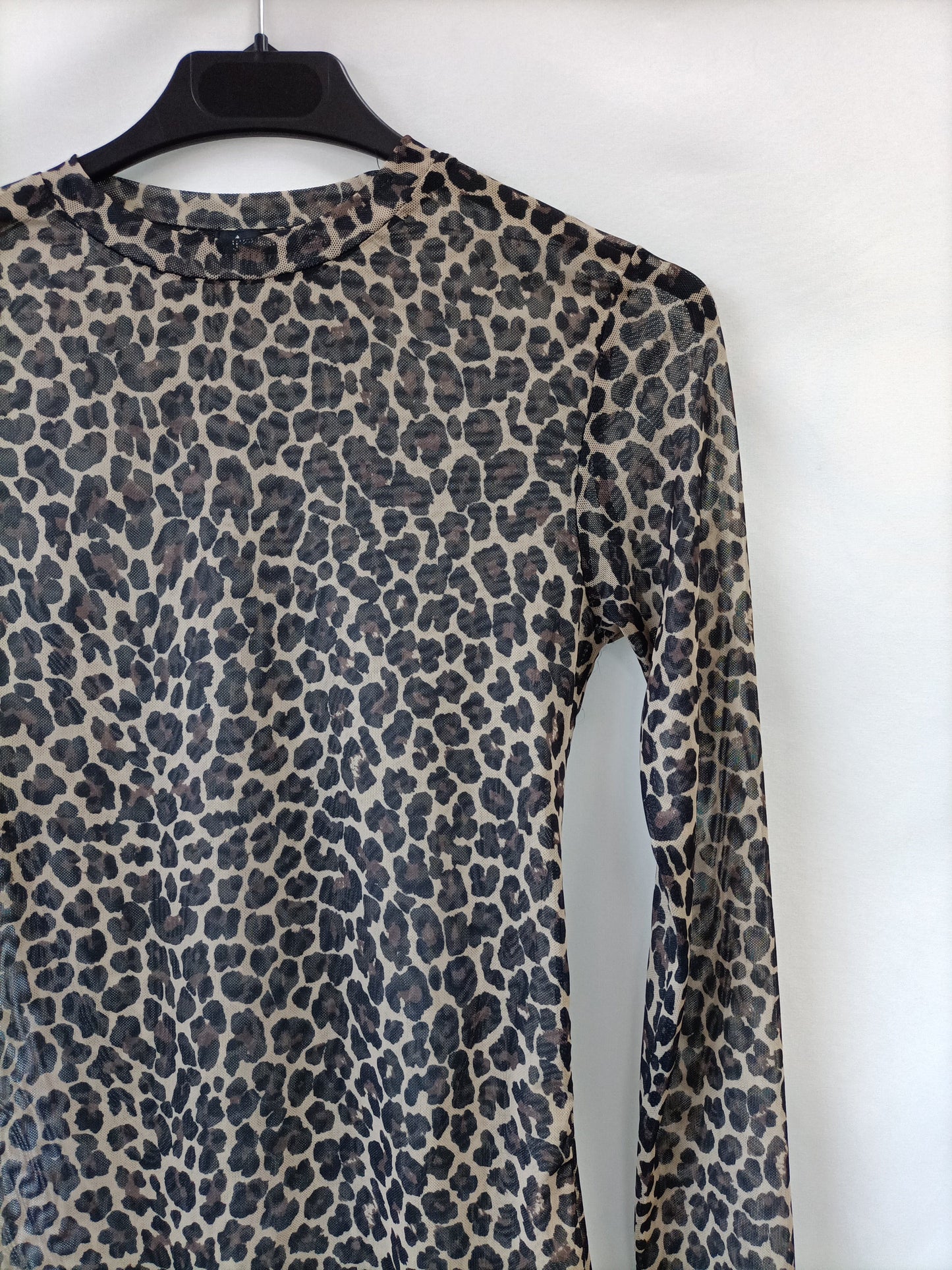 STRADIVARIUS. Top animal print T.s