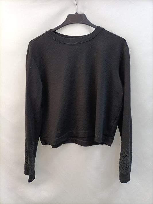 H&M. Sudadera negra encajes T.xs
