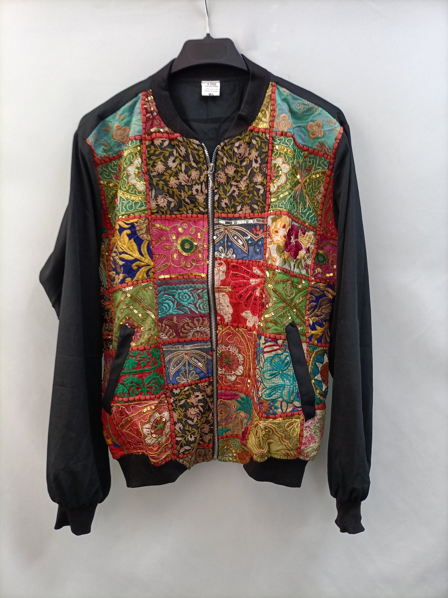 A ONE. Bomber bordada T.m/l