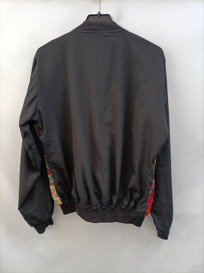 A ONE. Bomber bordada T.m/l