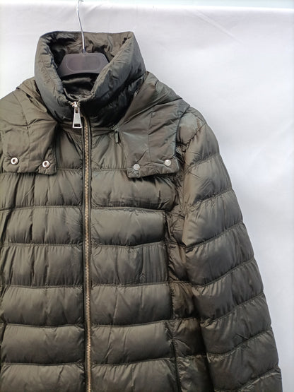 MASSIMO DUTTI. Plumas verde T.m