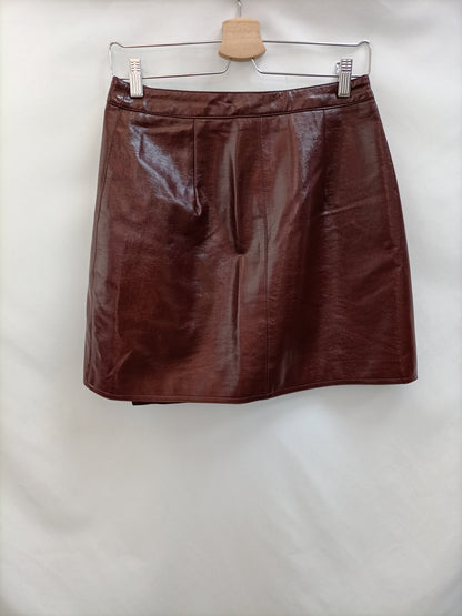 PARFOIS. Falda vinilo burdeos T.s/m