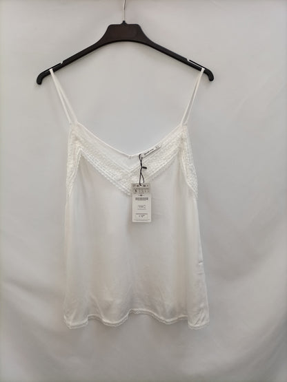 STRADIVARIUS. Top lencero blanco T.s