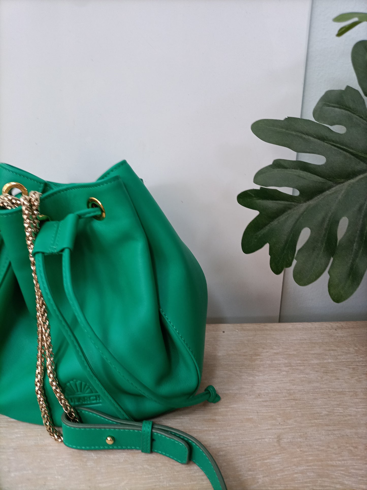 PIULARCH.Bolso mini saco piel verde