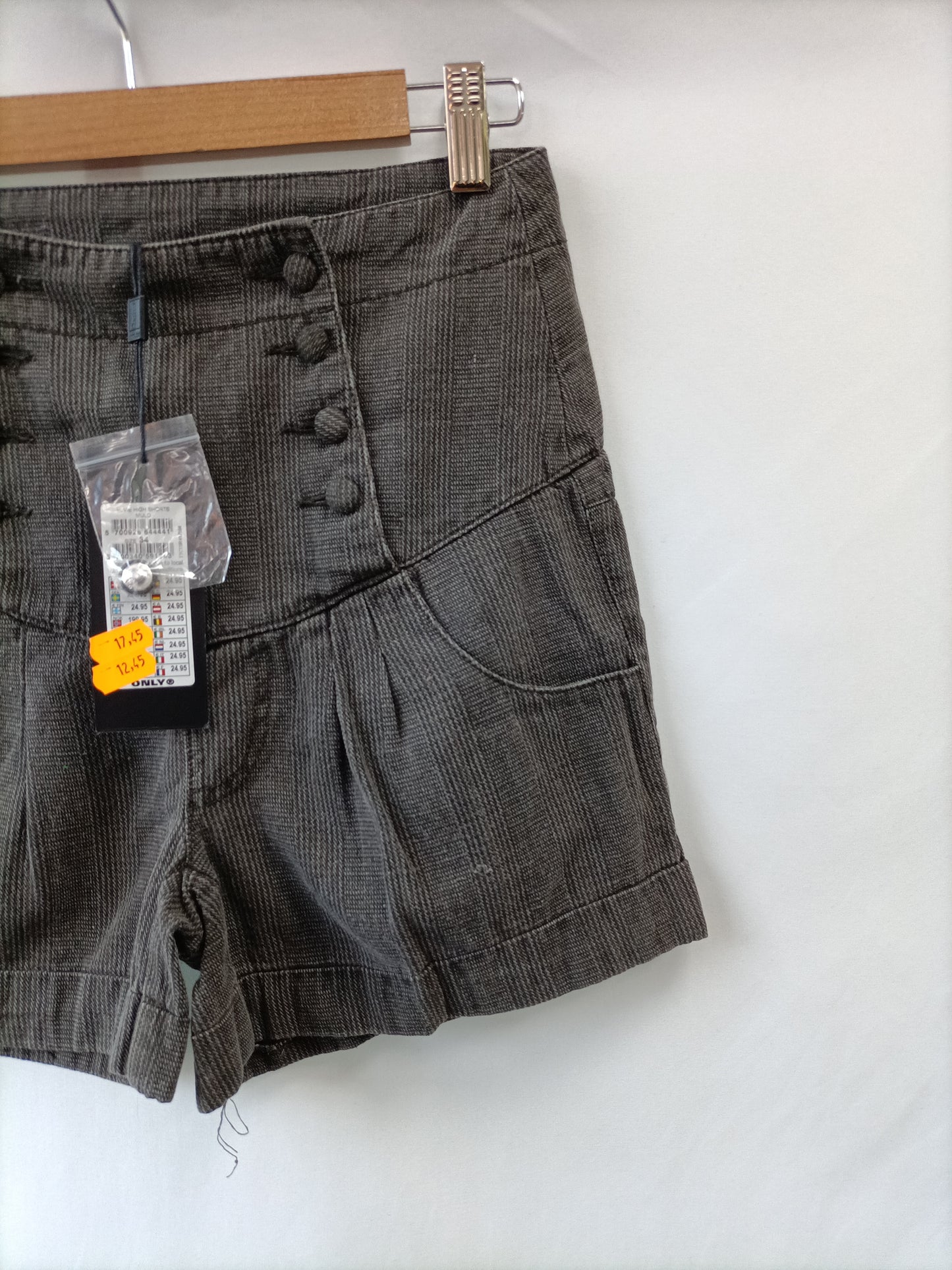 ONLY.Shorts buttons T.34