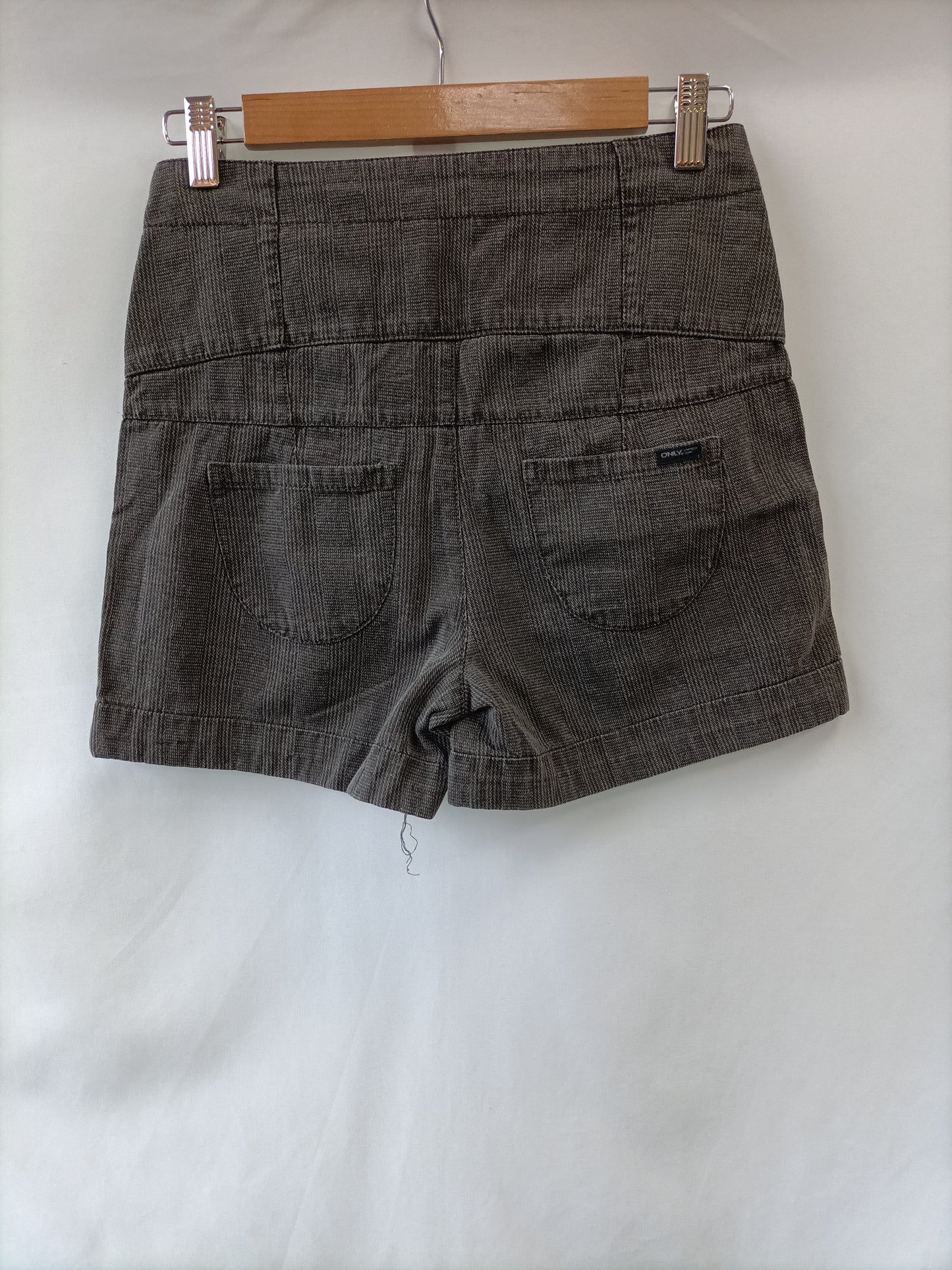 ONLY.Shorts buttons T.34