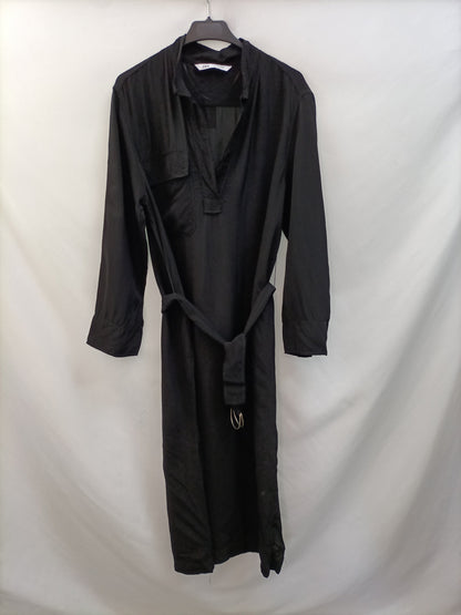 ZARA. Vestido mid negro cinturón T.s