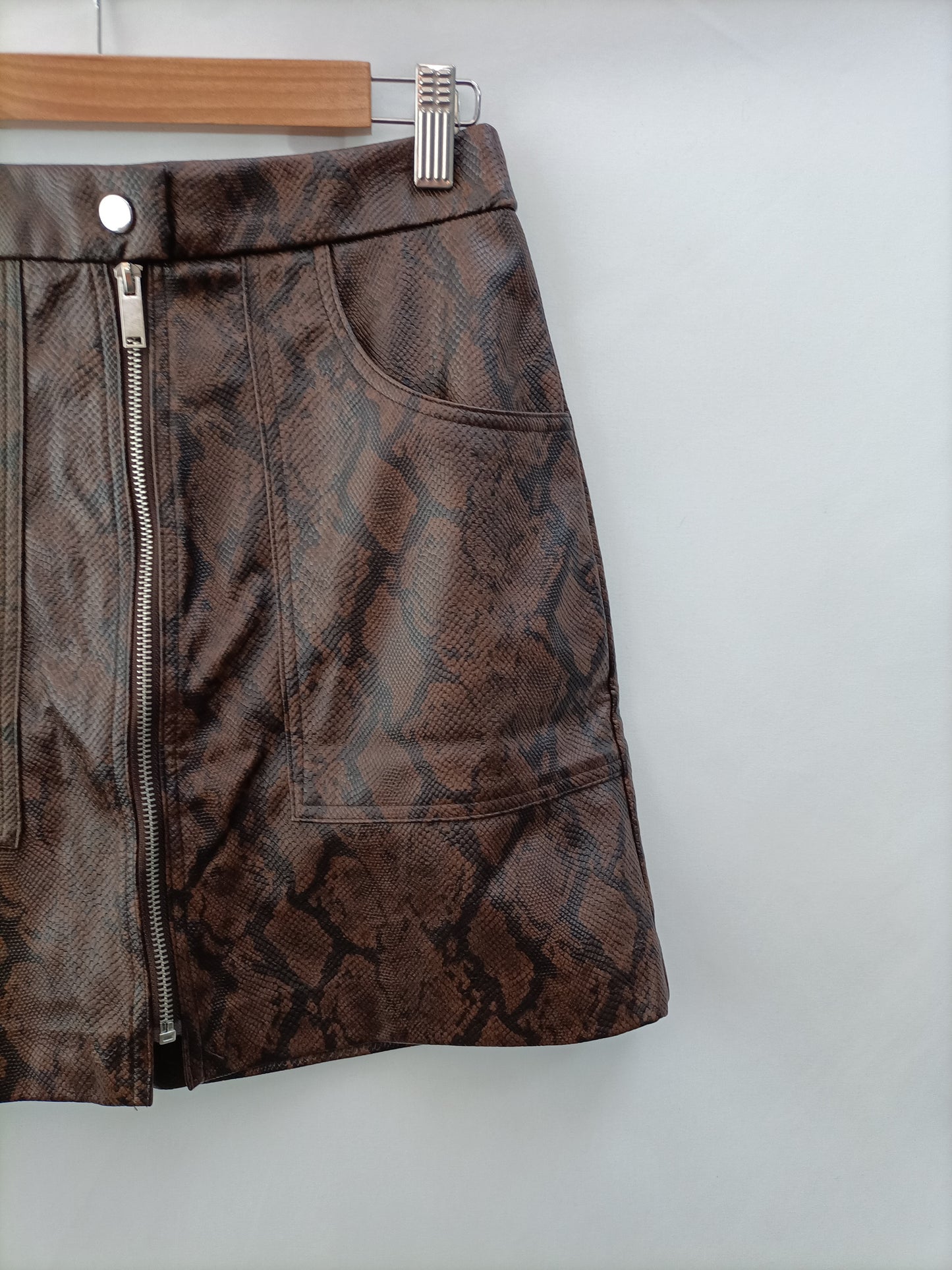 STRADIVARIUS. Brown leatherette skirt size 36