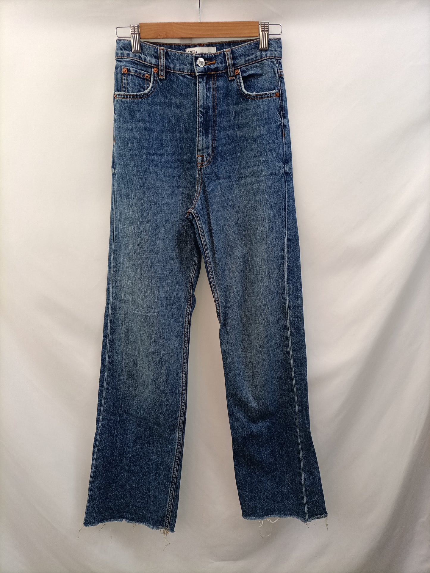 ZARA.Jeans rectos anchos T.34