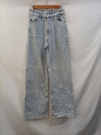 ZARA.Pantalones campana T.34