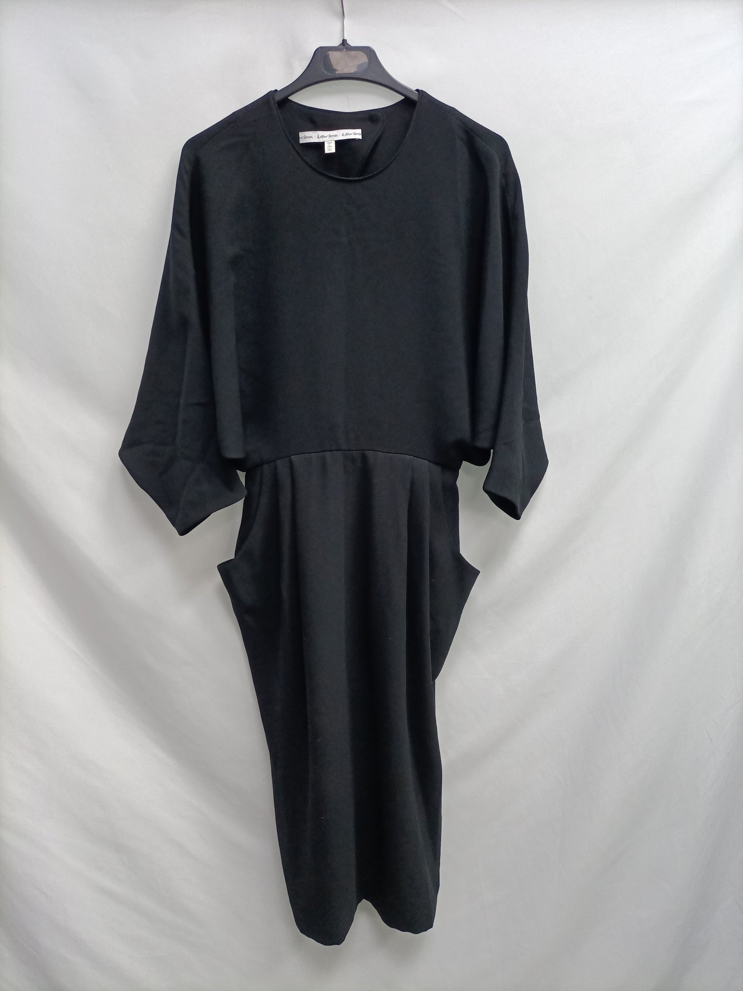 &OTHER STORIES.Vestido negro arreglado T.34