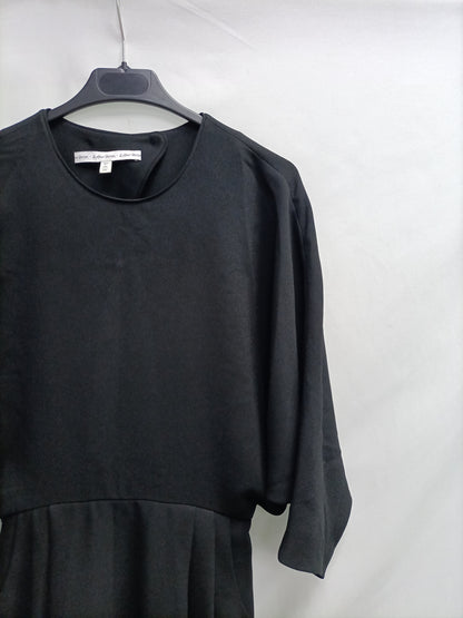 &OTHER STORIES.Vestido negro arreglado T.34